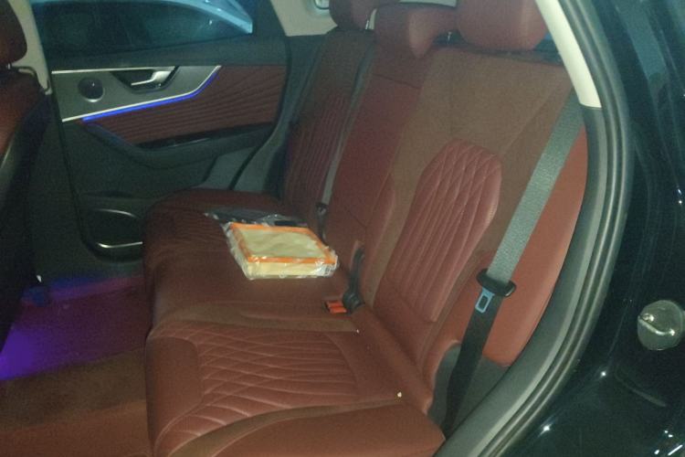 Used Hongqi HS5 2023 2.0T Qixiang Pro Edition Interior 4