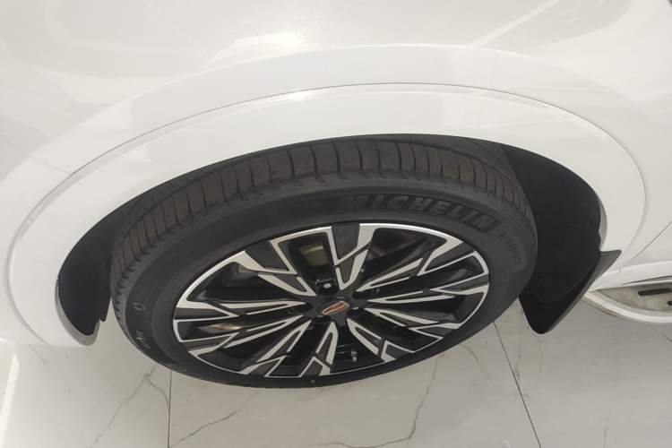 Used Hongqi HS5 2023 2.0T Four-Wheel Drive Flagship Pro Edition Left Front Wheel Hub