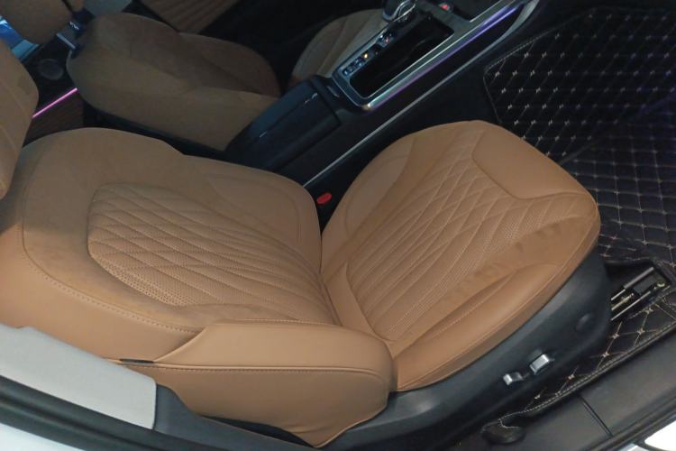 Used Hongqi HS5 2023 2.0T Four-Wheel Drive Flagship Pro Edition Right Front Seat