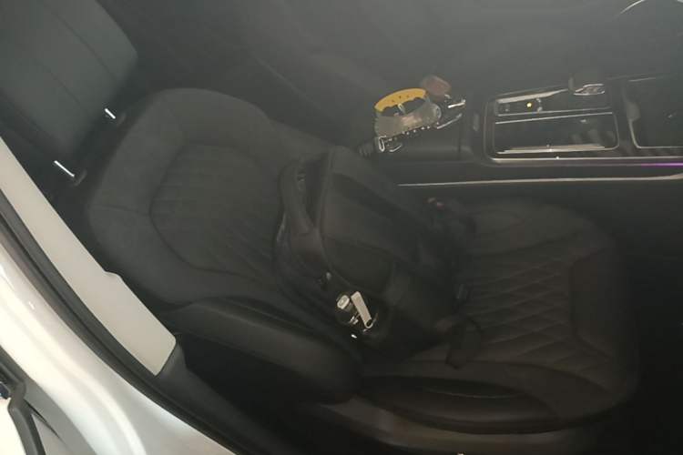 Used Hongqi HS5 2023 2.0T Qixiang Pro Edition Right Front Seat