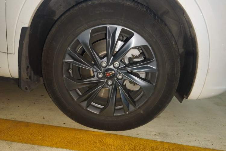 Used Hongqi HS5 2023 2.0T Qixiang Pro Edition Right Front Wheel Hub