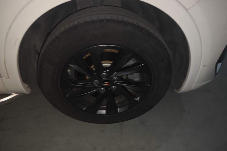 Used Hongqi HS5 2023 2.0T Qixiang Pro Edition Right Front Wheel Hub