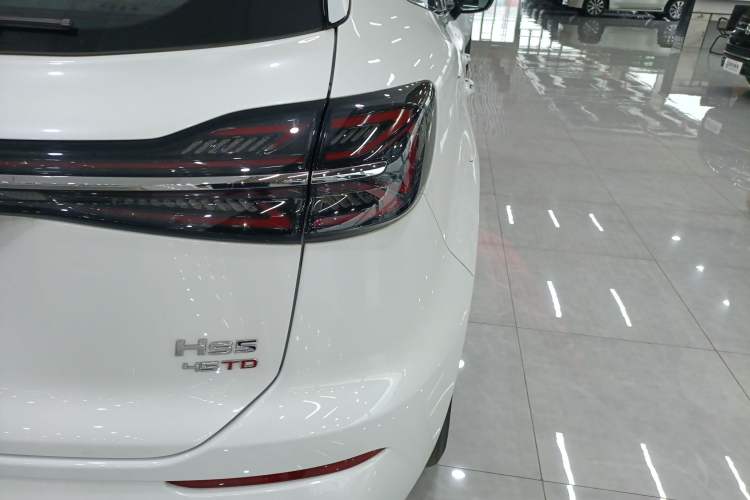 Used Hongqi HS5 2023 2.0T Qixiang Pro Edition Right Rear Taillight
