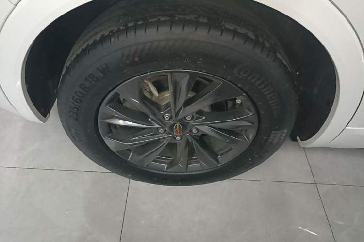 Used Hongqi HS5 2023 2.0T Qixiang Pro Edition Right Rear Wheel Hub
