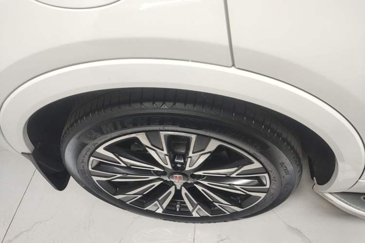 Used Hongqi HS5 2023 2.0T Four-Wheel Drive Flagship Pro Edition Right Rear Wheel Hub