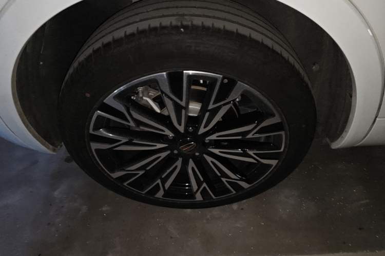 Used Hongqi HS5 2023 2.0T Flagship Pro Edition Right Rear Wheel Hub