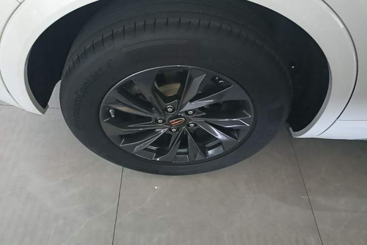 Used Hongqi HS5 2023 2.0T Qixiang Pro Edition Right Rear Wheel Hub
