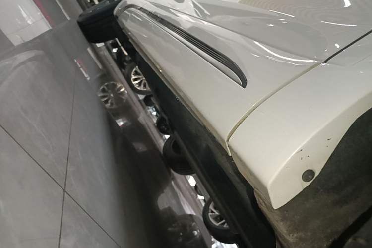 Used Hongqi HS5 2023 2.0T Qixiang Pro Edition Right Side Sill