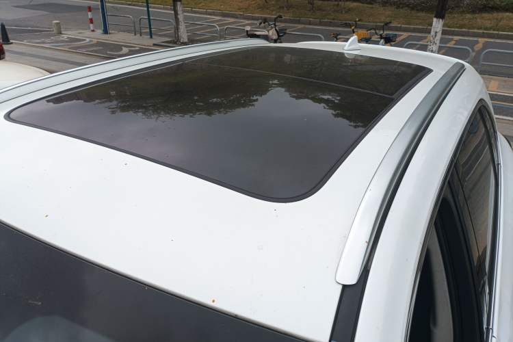 Used Hongqi HS5 2023 2.0T Qixiang Pro Edition Roof