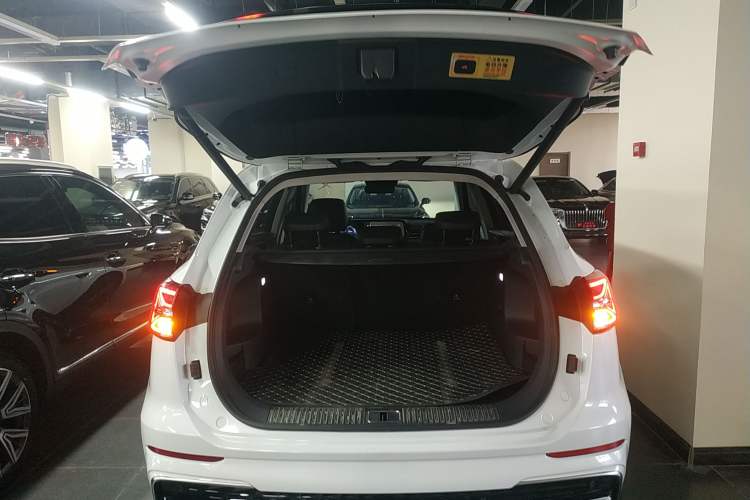 Used Hongqi HS5 2023 2.0T Qixiang Pro Edition Trunk