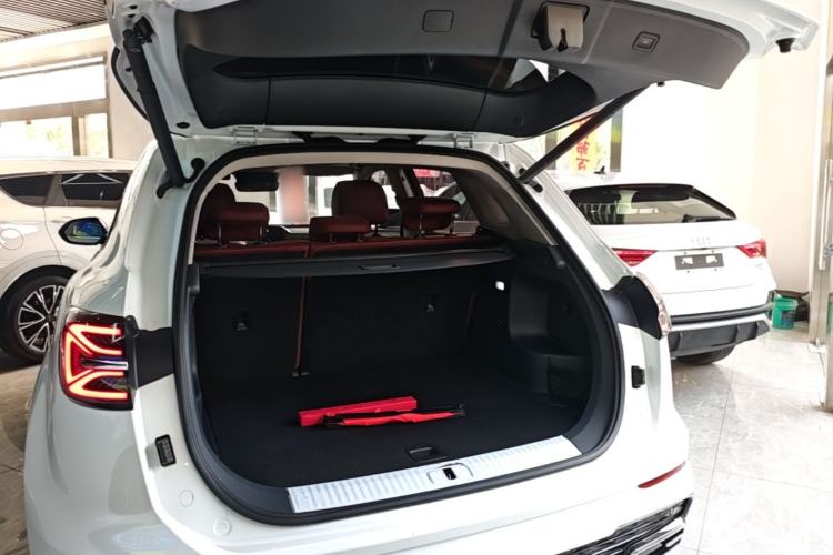 Used Hongqi HS5 2023 2.0T Four-Wheel Drive Flagship Pro Edition Trunk
