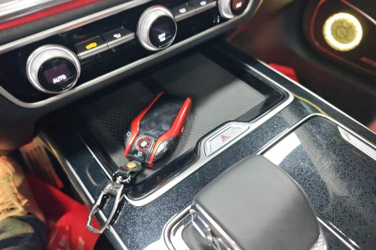 Used Hongqi HS5 2023 2.0T Four-Wheel Drive Flagship Pro Edition Vehicle Key