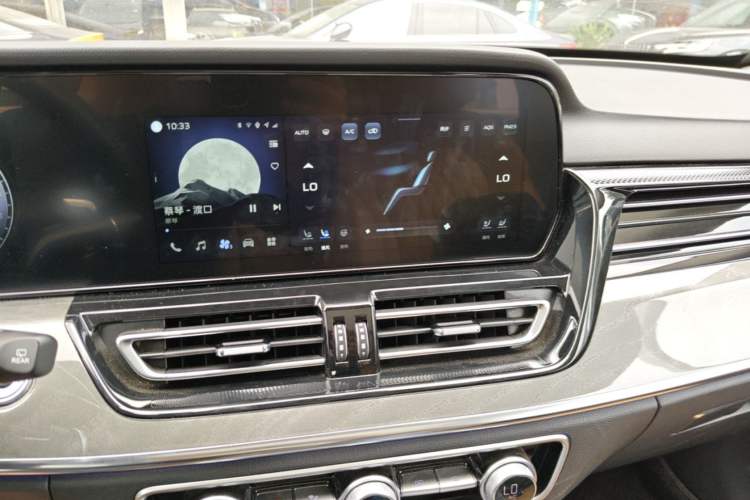 Used Hongqi HS5 2023 2.0T Four-Wheel Drive Flagship Pro Edition Audio And AC Panel