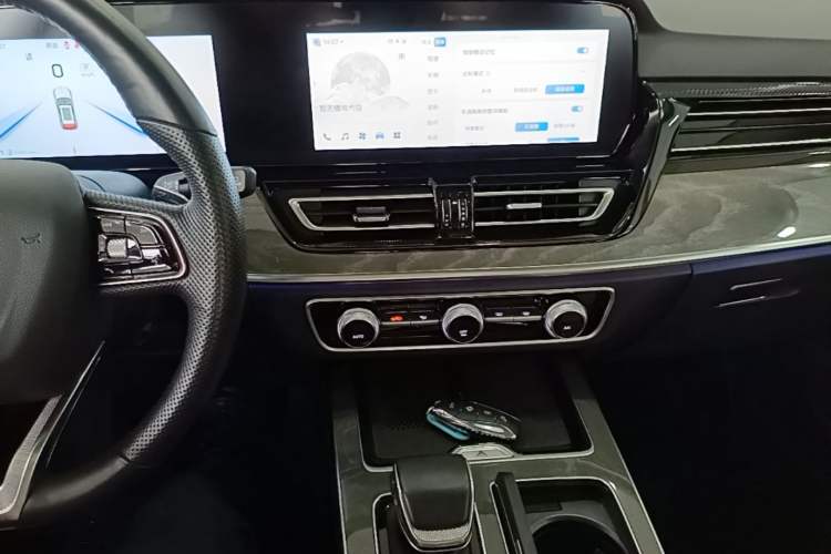 Used Hongqi HS5 2023 2.0T Four-Wheel Drive Flagship Pro Edition Audio And AC Panel