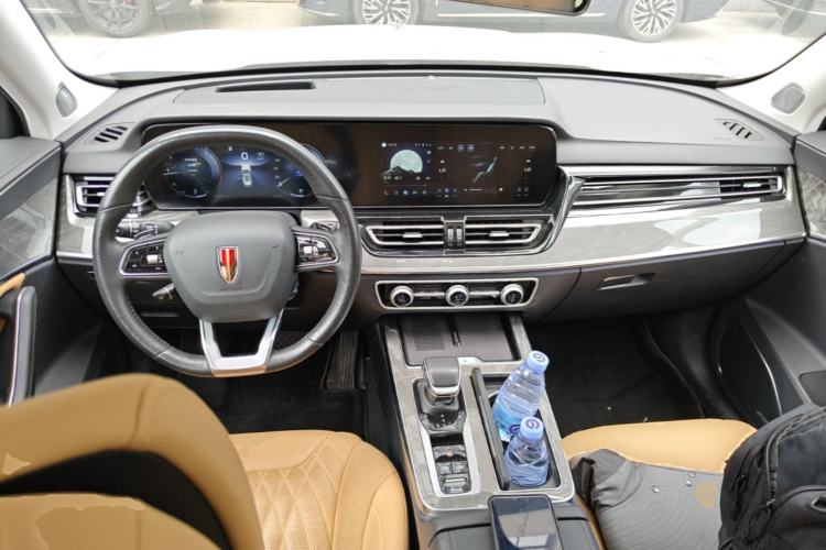 Used Hongqi HS5 2023 2.0T Four-Wheel Drive Flagship Pro Edition Center Console