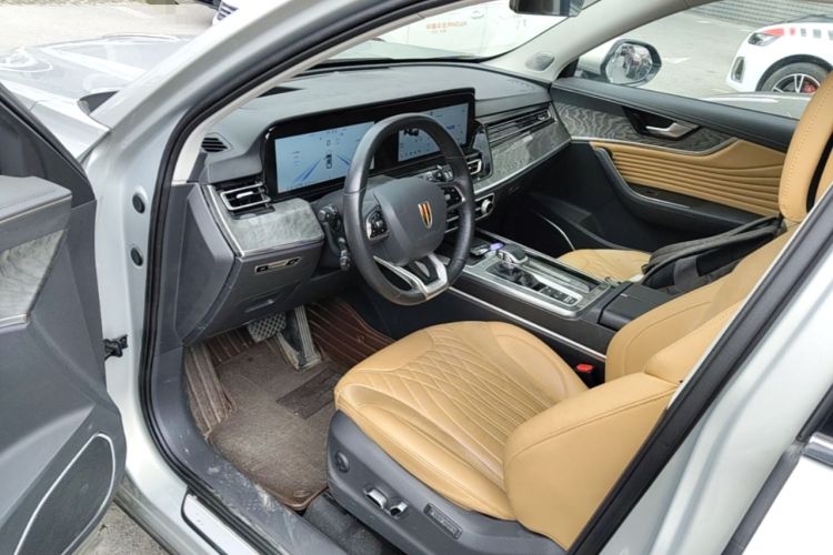 Used Hongqi HS5 2023 2.0T Four-Wheel Drive Flagship Pro Edition Driver Seat