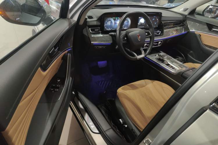 Used Hongqi HS5 2023 2.0T Four-Wheel Drive Flagship Pro Edition Driver Seat