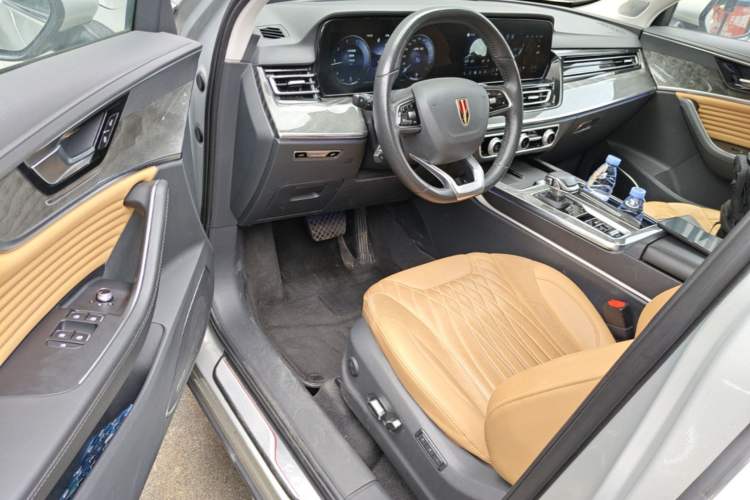 Used Hongqi HS5 2023 2.0T Four-Wheel Drive Flagship Pro Edition Driver Seat