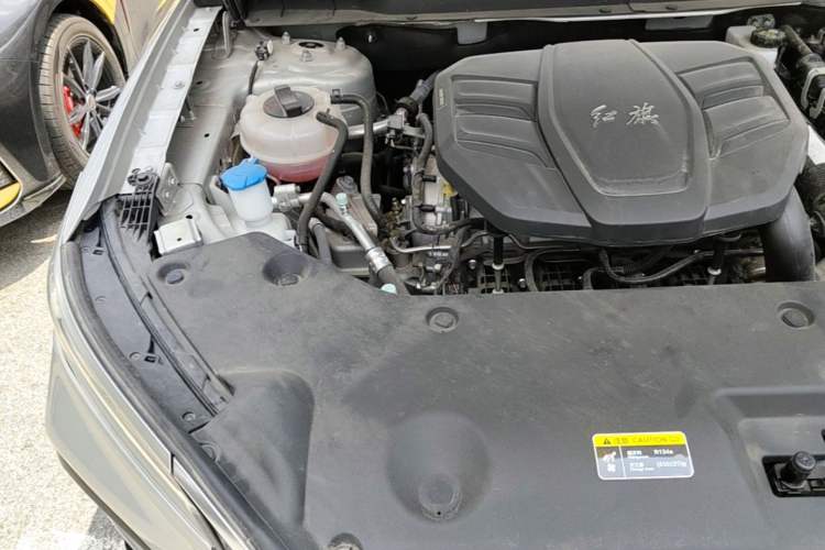Used Hongqi HS5 2023 2.0T Four-Wheel Drive Flagship Pro Edition Engine Bay Right