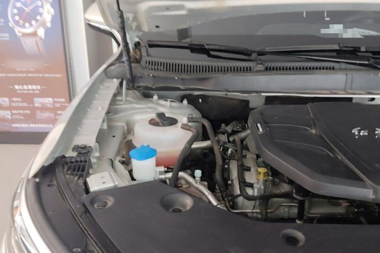 Used Hongqi HS5 2023 2.0T Qixiang Pro Edition Engine Bay Right