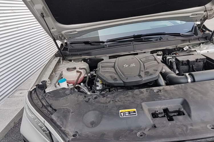 Used Hongqi HS5 2023 2.0T Qixiang Pro Edition Engine Bay Right