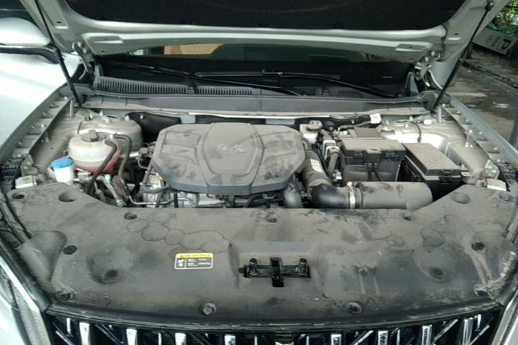 Used Hongqi HS5 2023 2.0T Four-Wheel Drive Flagship Pro Edition Engine Bay
