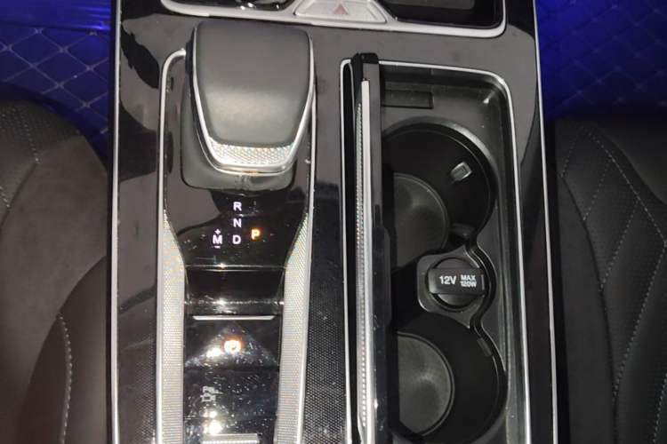 Used Hongqi HS5 2023 2.0T Qixiang Pro Edition Gear Lever