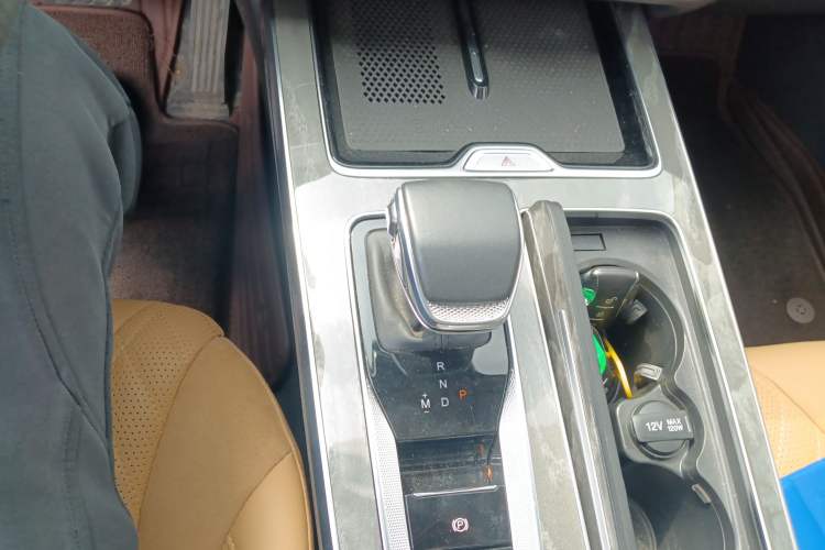 Used Hongqi HS5 2023 2.0T Four-Wheel Drive Flagship Pro Edition Gear Lever