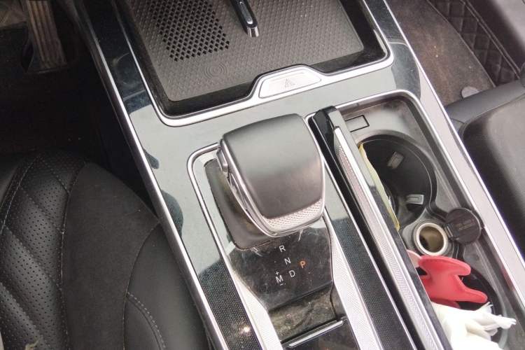 Used Hongqi HS5 2023 2.0T Qixiang Pro Edition Gear Lever
