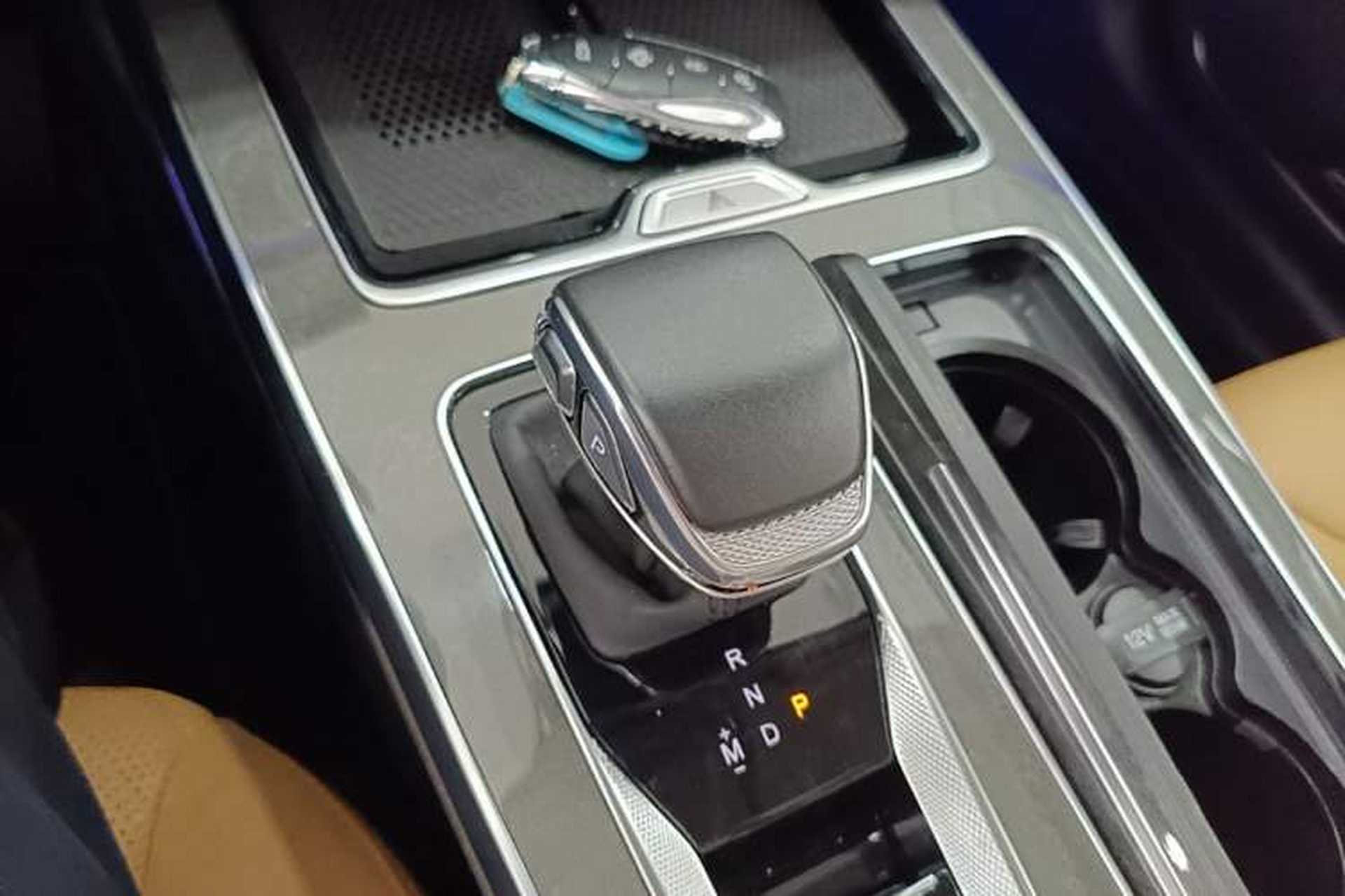 Used Hongqi HS5 2023 2.0T Four-Wheel Drive Flagship Pro Edition Gear Lever