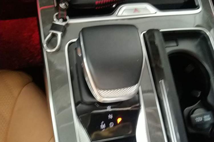 Used Hongqi HS5 2023 2.0T Four-Wheel Drive Flagship Pro Edition Gear Lever