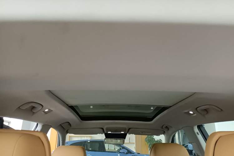 Used Hongqi HS5 2023 2.0T Four-Wheel Drive Flagship Pro Edition Headliner