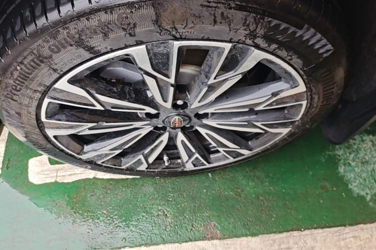 Used Hongqi HS5 2023 2.0T Four-Wheel Drive Flagship Pro Edition Left Front Wheel Hub