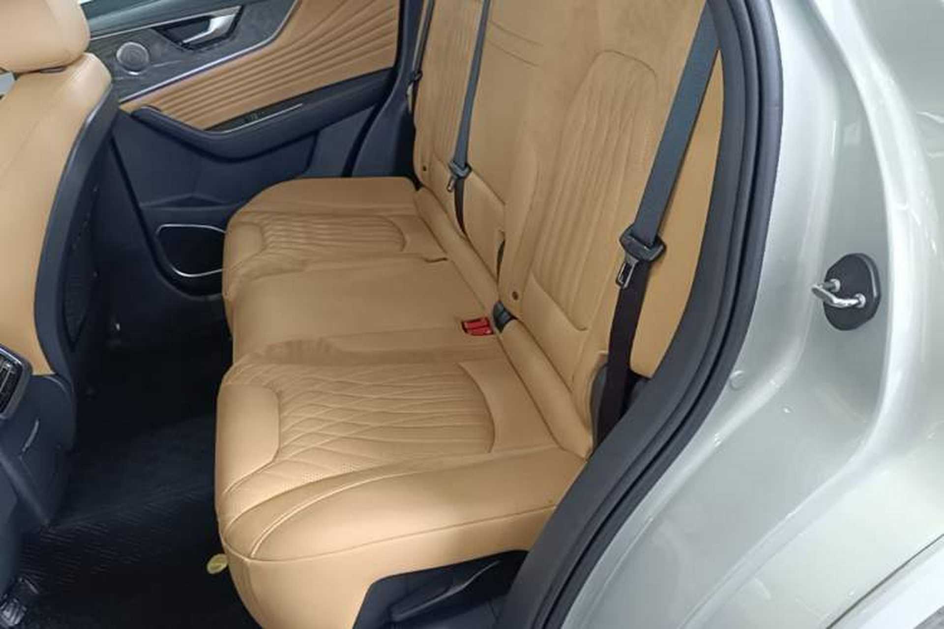 Used Hongqi HS5 2023 2.0T Four-Wheel Drive Flagship Pro Edition Left Rear Seat
