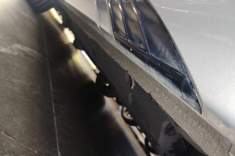 Used Hongqi HS5 2023 2.0T Four-Wheel Drive Flagship Pro Edition Left Side Sill