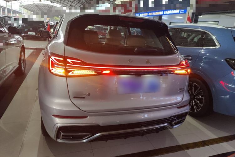 Used Hongqi HS5 2023 2.0T Four-Wheel Drive Flagship Pro Edition Rear