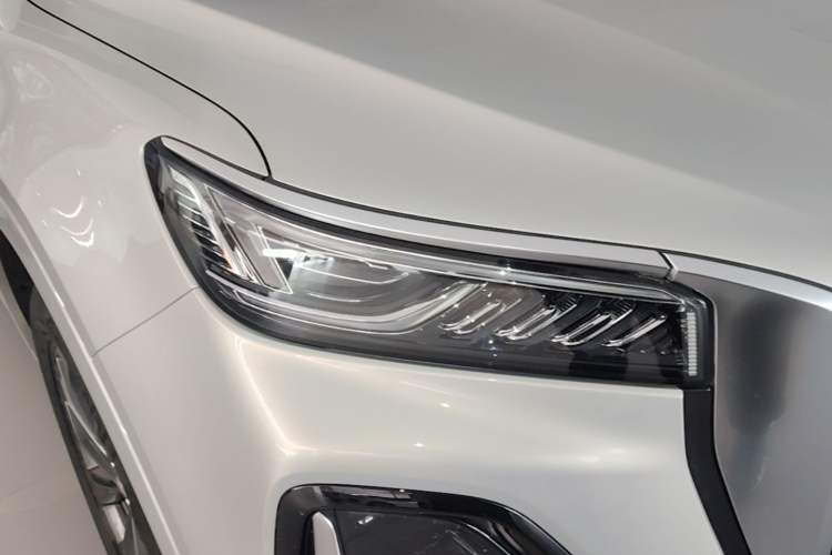 Used Hongqi HS5 2023 2.0T Qixiang Pro Edition Right Front Headlight