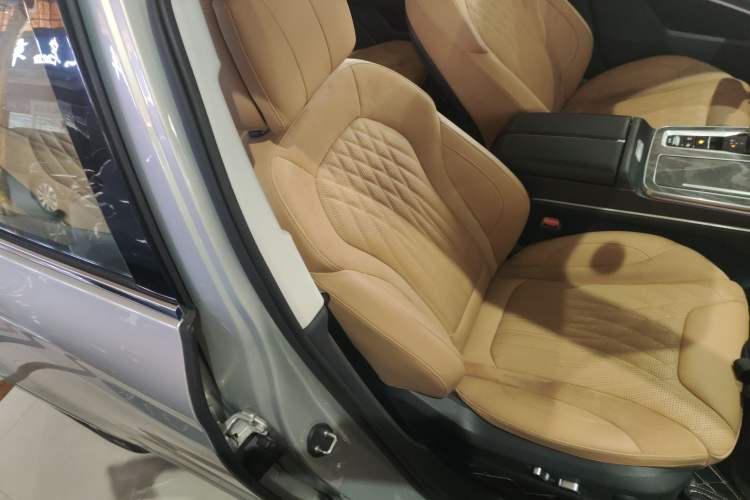 Used Hongqi HS5 2023 2.0T Four-Wheel Drive Flagship Pro Edition Right Front Seat