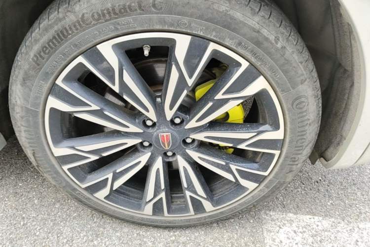 Used Hongqi HS5 2023 2.0T Four-Wheel Drive Flagship Pro Edition Right Front Wheel Hub