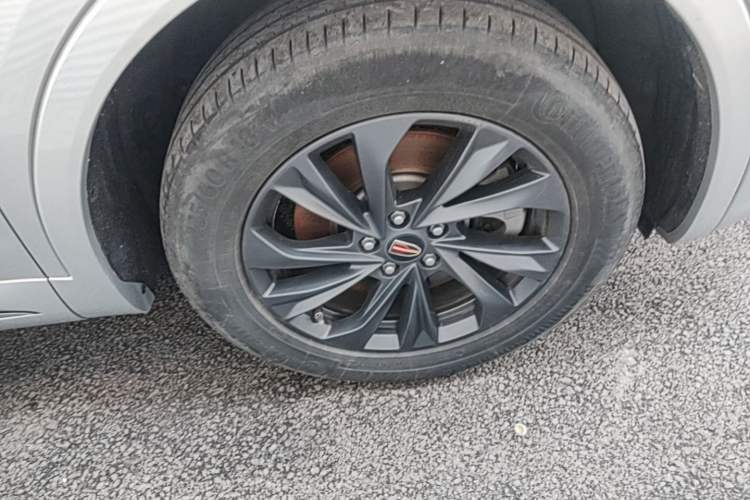 Used Hongqi HS5 2023 2.0T Qixiang Pro Edition Right Front Wheel Hub