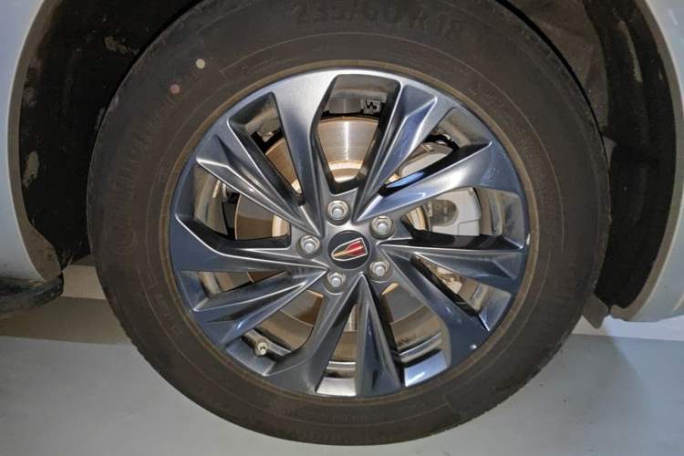 Used Hongqi HS5 2023 2.0T Qixiang Pro Edition Right Front Wheel Hub