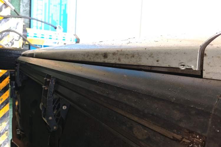 Used Hongqi HS5 2023 2.0T Four-Wheel Drive Flagship Pro Edition Right Side Sill