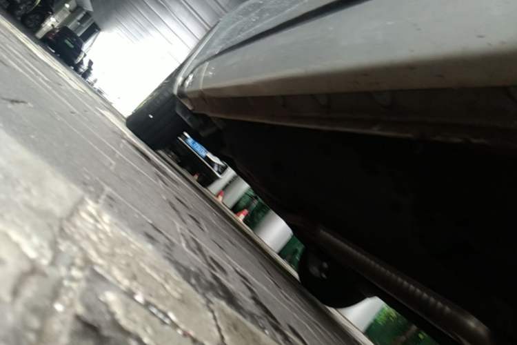 Used Hongqi HS5 2023 2.0T Four-Wheel Drive Flagship Pro Edition Right Side Sill