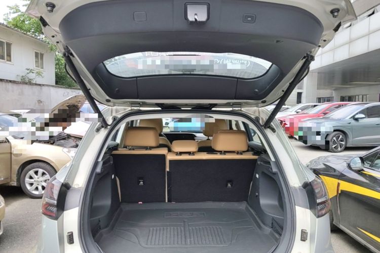 Used Hongqi HS5 2023 2.0T Four-Wheel Drive Flagship Pro Edition Trunk
