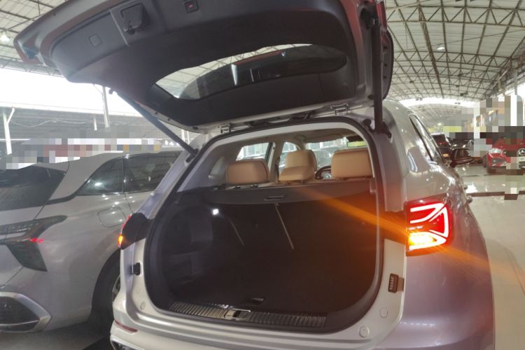 Used Hongqi HS5 2023 2.0T Four-Wheel Drive Flagship Pro Edition Trunk