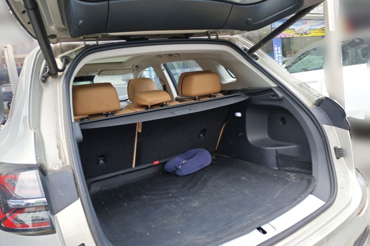 Used Hongqi HS5 2023 2.0T Four-Wheel Drive Flagship Pro Edition Trunk