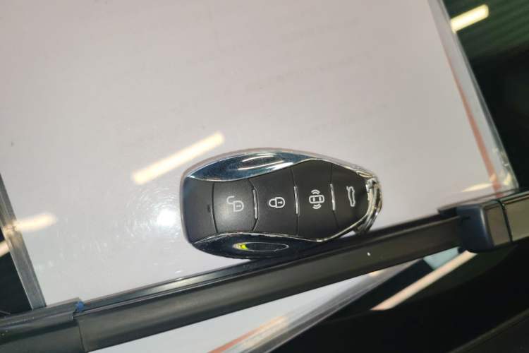 Used Hongqi HS5 2023 2.0T Four-Wheel Drive Flagship Pro Edition Vehicle Key