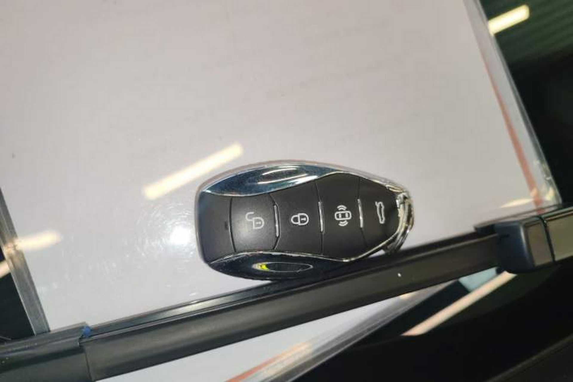 Used Hongqi HS5 2023 2.0T Four-Wheel Drive Flagship Pro Edition Vehicle Key