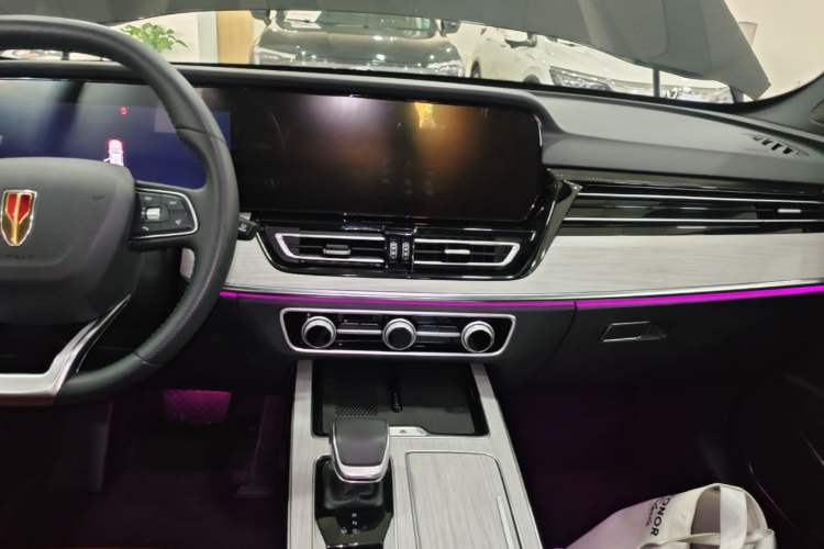 Used Hongqi HS5 2025 2.0T All-Wheel-Drive Xuan Ying Version Audio And AC Panel