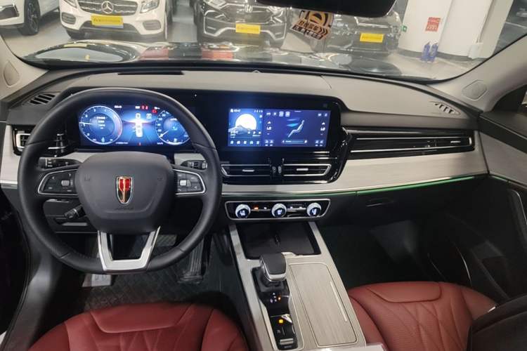 Used Hongqi HS5 2025 2.0T Two-Wheel Drive Flagship Pro Edition Audio And AC Panel